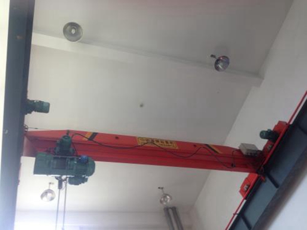 江苏扬州桥式单双梁起重机厂家安全注意事项