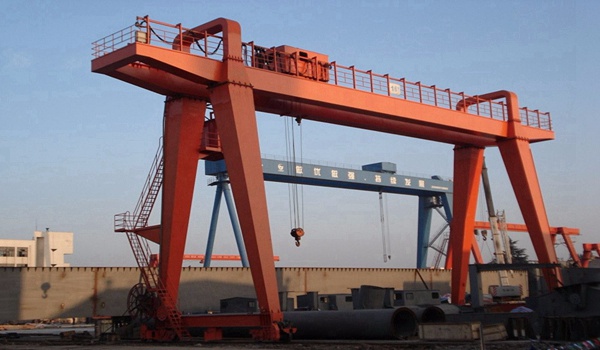 辽宁锦州集装箱起重机厂家100吨路桥提梁机参数